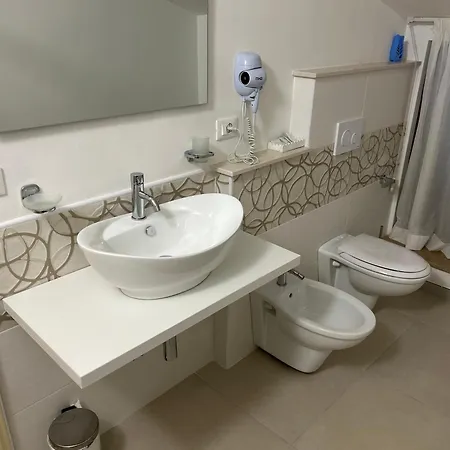 Ξενοδοχείο La Collinetta Sas 2*